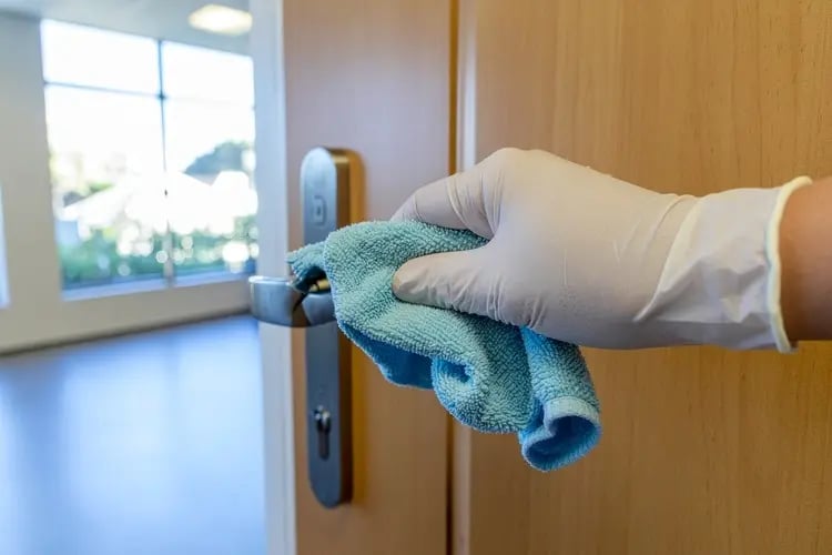 How Touch-Point Cleaning Reduces Illness Transmission in Perth Offices