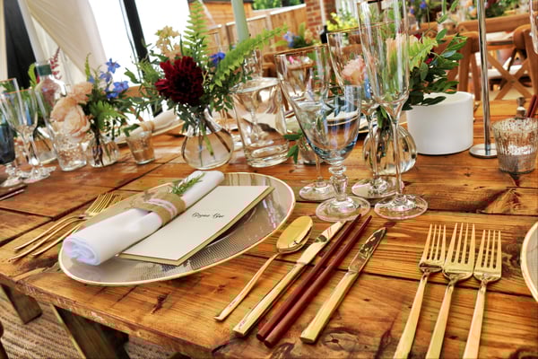 dinnerware-on-table-top-1395964