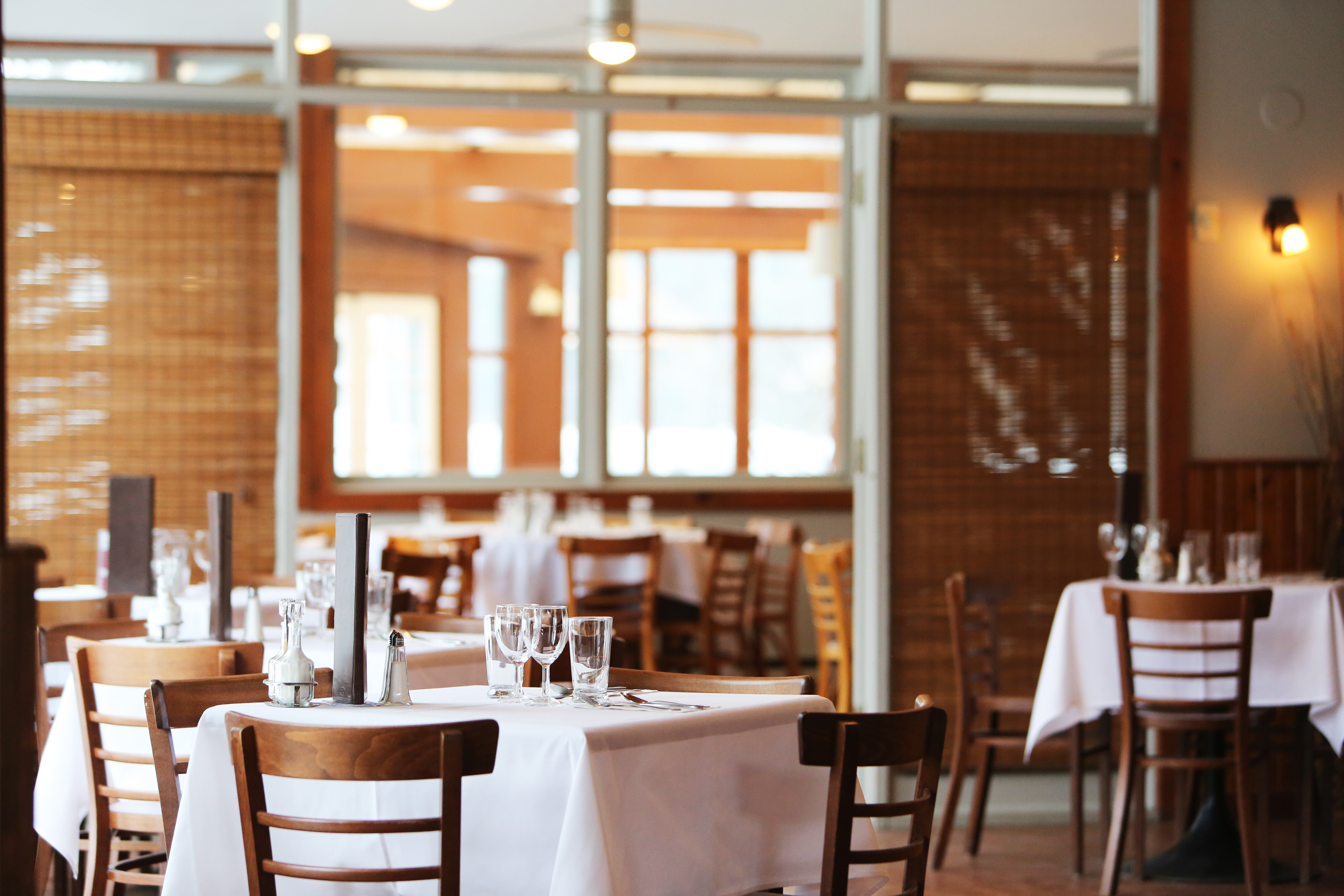 Why You Should Use Table Linens in Your Restaurant